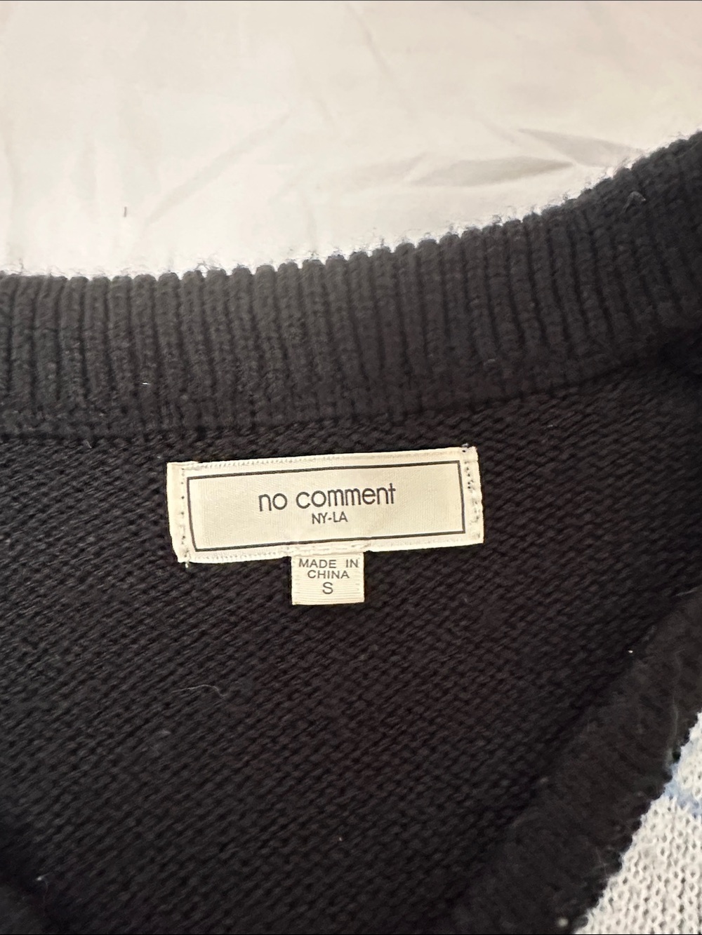 Black Ribbed Button-Front Cropped Cardigan - Picture 5 of 7